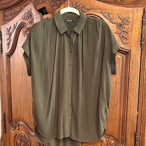 Madewell Central Drapey Shirt in Kale- size small- excellent condition